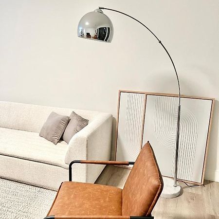 Modern 2 Bed Furnished Apartment In Quincy Esterno foto
