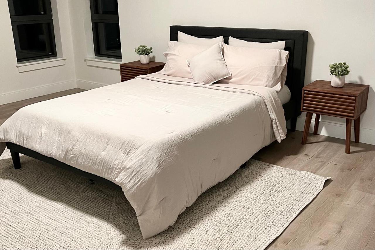 Modern 2 Bed Furnished Apartment In Quincy Esterno foto