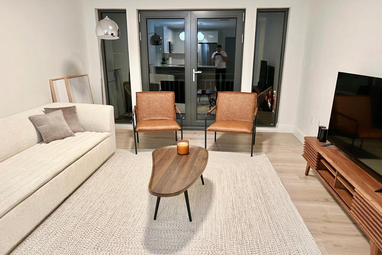 Modern 2 Bed Furnished Apartment In Quincy Esterno foto