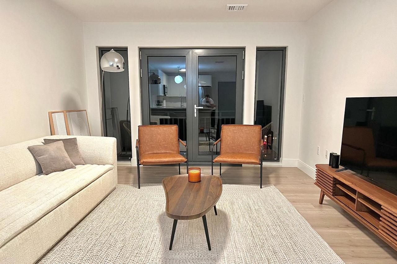 Modern 2 Bed Furnished Apartment In Quincy Esterno foto