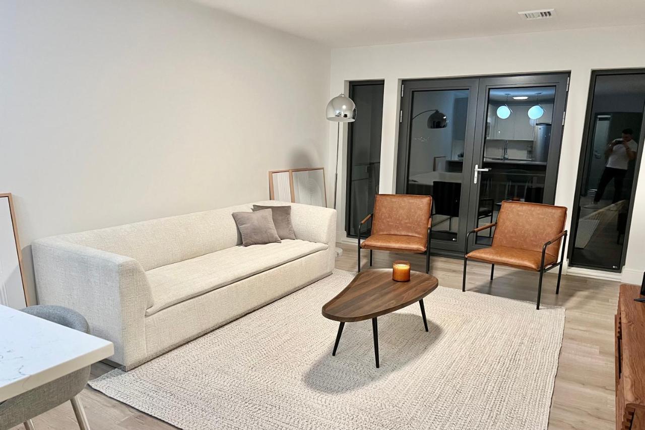 Modern 2 Bed Furnished Apartment In Quincy Esterno foto